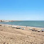 Puerto Lajas, Descanso En La Playa